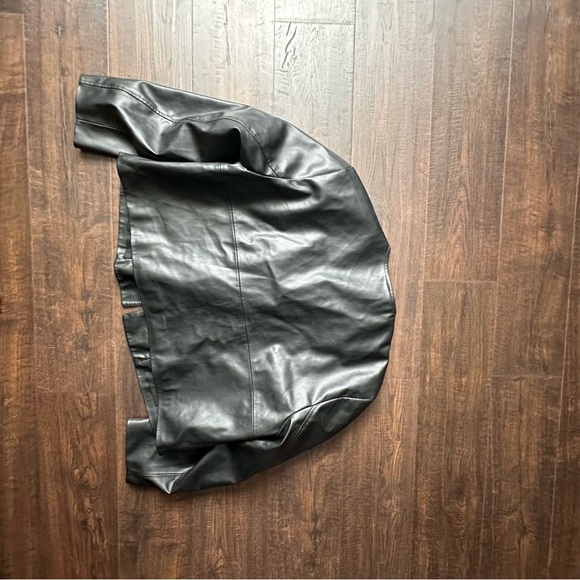 ZARA FAUX LEATHER BLAZER size medium  3046/042 #B33 - Picture 4 of 7